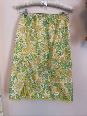 Artemis Swishy Sound Floral Print Yellow & Green Midi Skirt 28” Waist